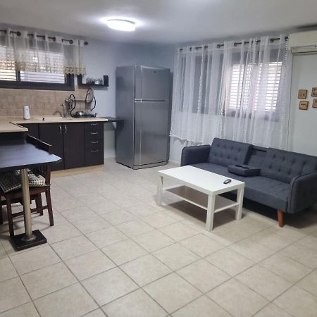 B&B Amit 18 Minutes From The Airport - אירוח כפרי עמית 18 דקות משדה תעופה Petach Tikva Esterno foto