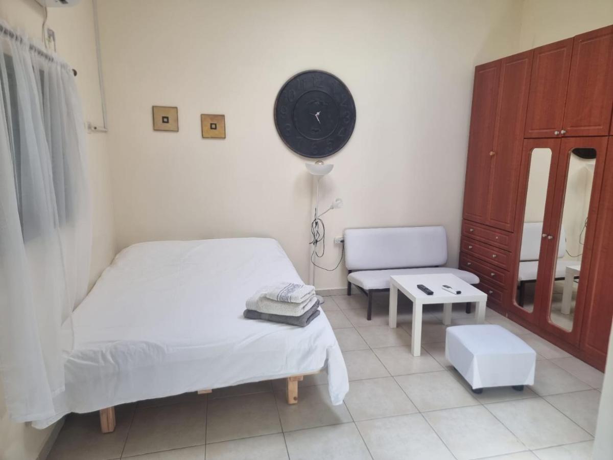 B&B Amit 18 Minutes From The Airport - אירוח כפרי עמית 18 דקות משדה תעופה Petach Tikva Esterno foto